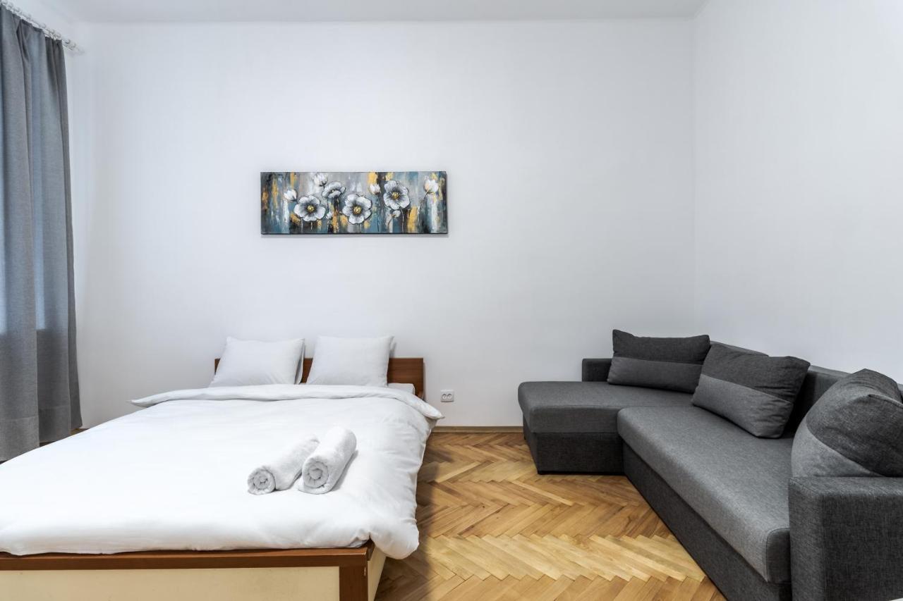 City Shalom Apartment Leopoli Esterno foto