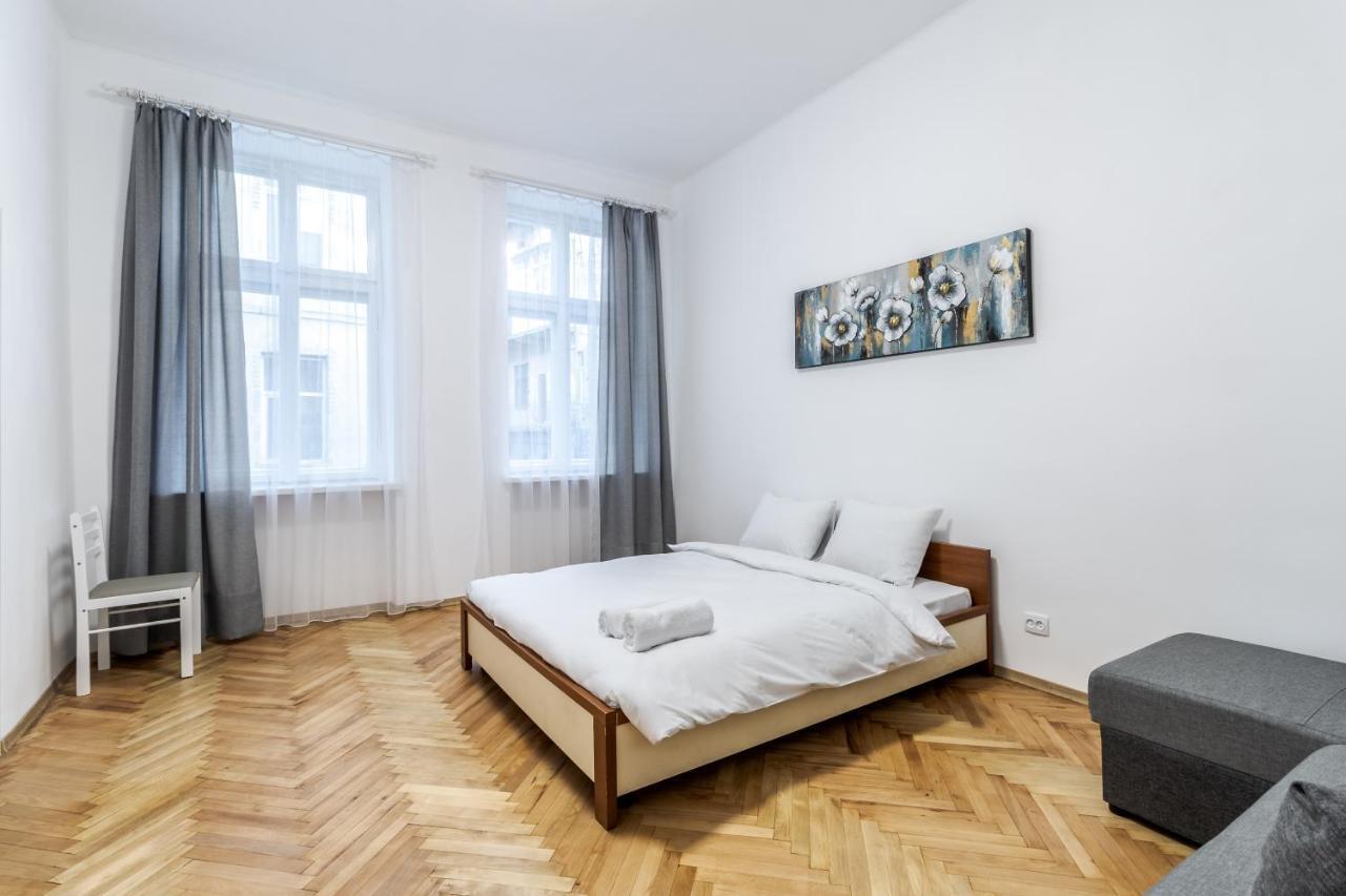 City Shalom Apartment Leopoli Esterno foto