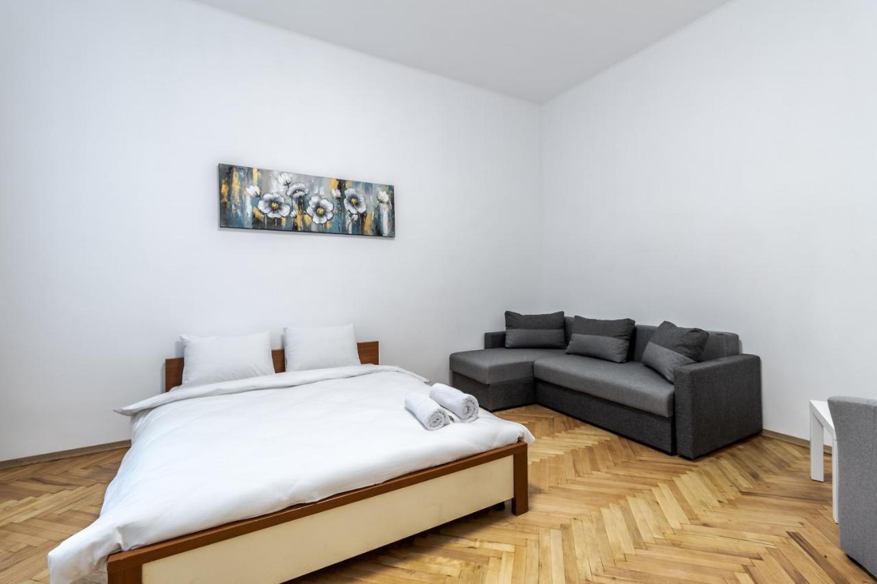 City Shalom Apartment Leopoli Esterno foto