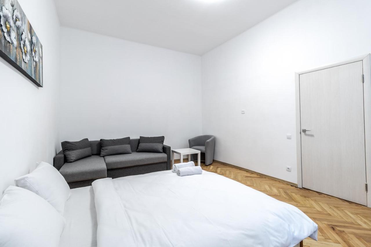 City Shalom Apartment Leopoli Esterno foto